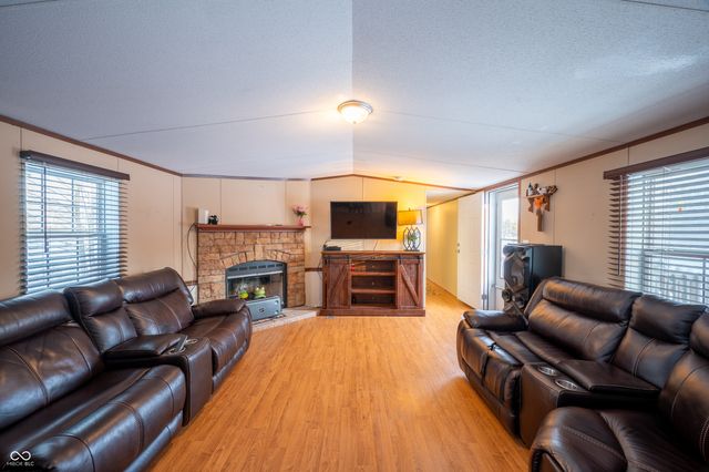 9985 N Private Road 875 W, Elizabethtown, IN 47232