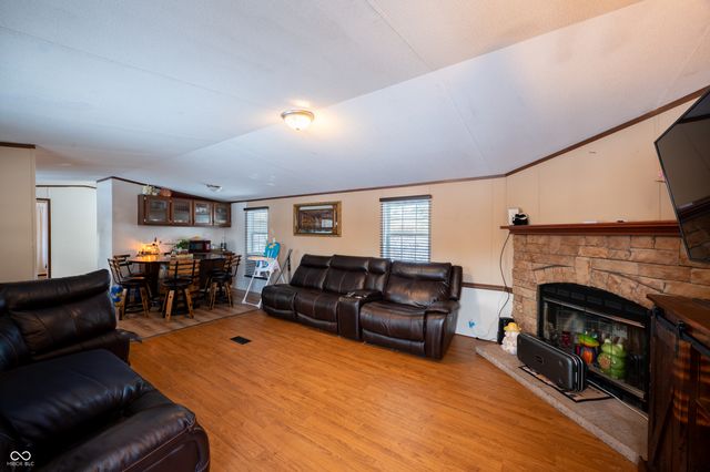 9985 N Private Road 875 W, Elizabethtown, IN 47232