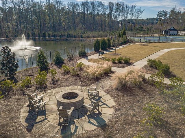 17 Mulberry Bush Drive, Loganville, GA 30052