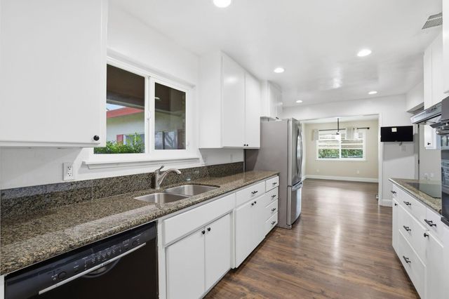 7950 Bar Du Ln, Sacramento, CA 95829