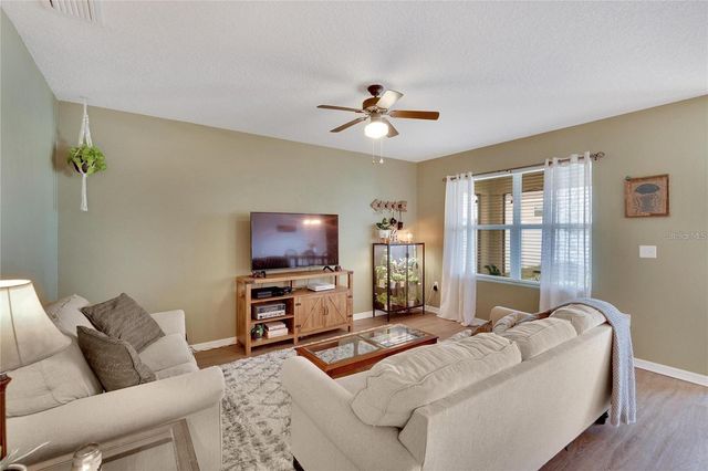 10324 GEESE TRAIL CIRCLE, Sun City Center, FL 33573