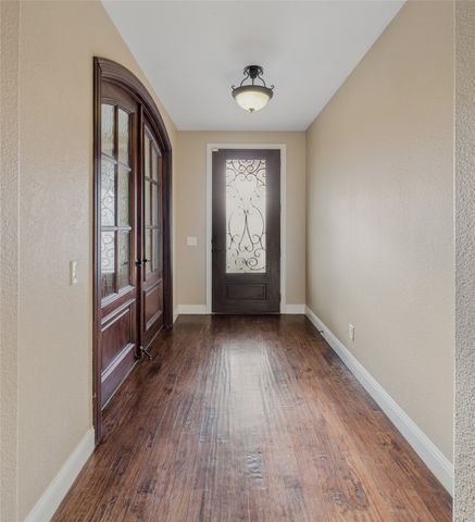 2300 Holder Drive, Euless, TX 76039