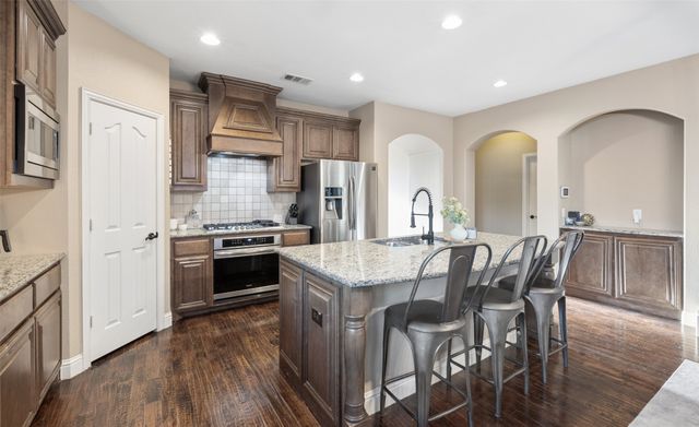 2300 Holder Drive, Euless, TX 76039