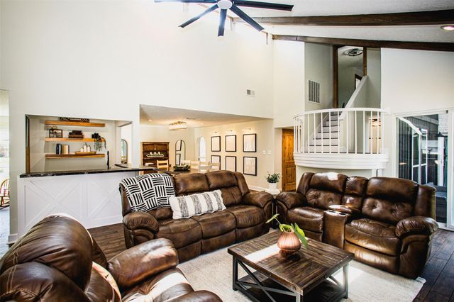 15526 Wandering Trail, Friendswood, TX 77546