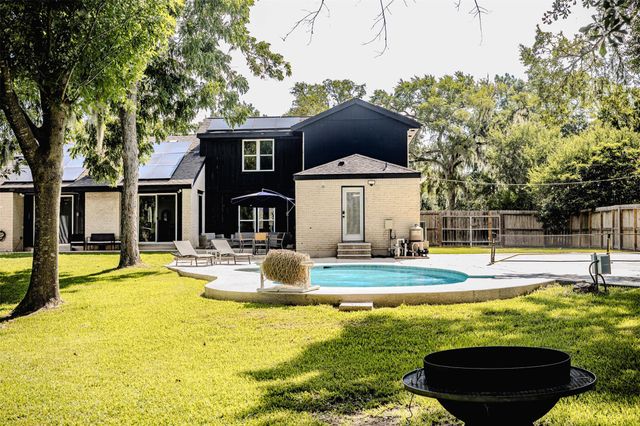 15526 Wandering Trail, Friendswood, TX 77546