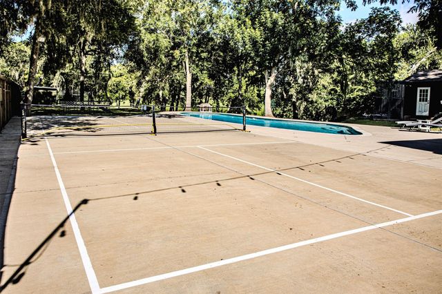 15526 Wandering Trail, Friendswood, TX 77546