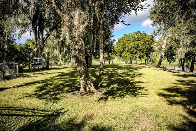 15526 Wandering Trail, Friendswood, TX 77546