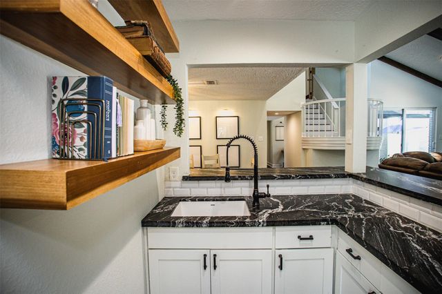 15526 Wandering Trail, Friendswood, TX 77546