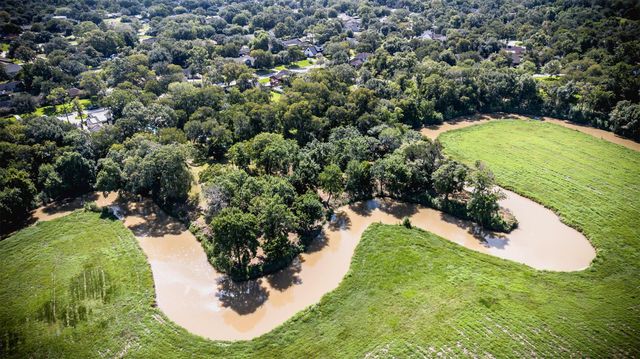 15526 Wandering Trail, Friendswood, TX 77546