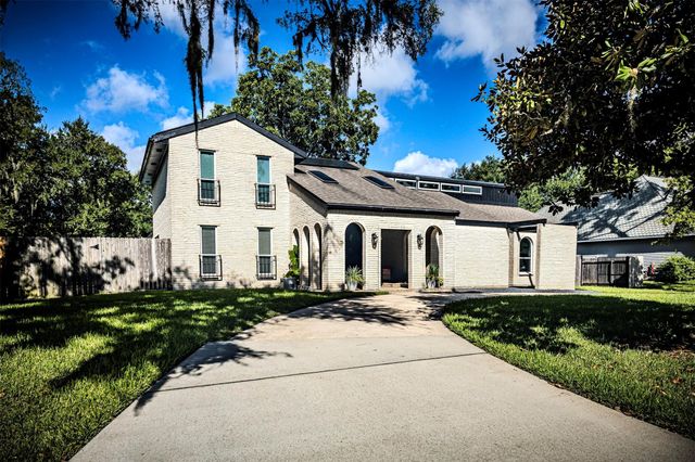 15526 Wandering Trail, Friendswood, TX 77546