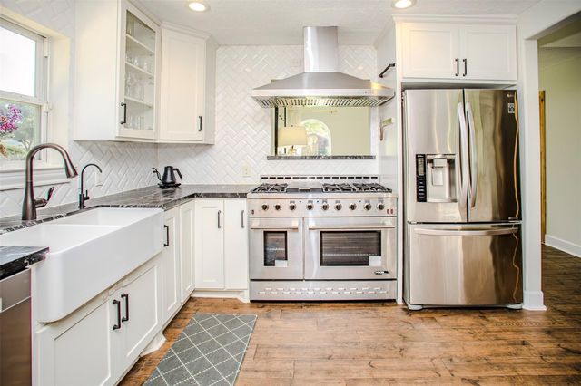 15526 Wandering Trail, Friendswood, TX 77546
