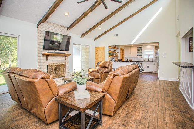 15526 Wandering Trail, Friendswood, TX 77546