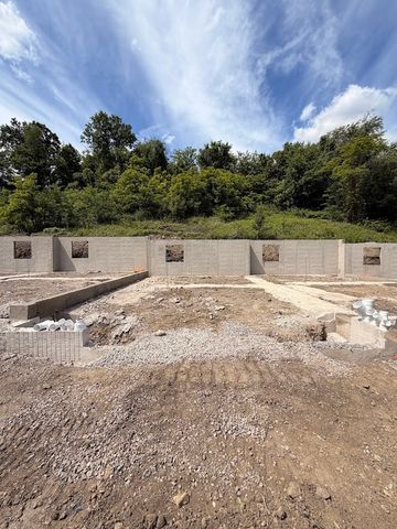 1606 Canterbury 216C, Imperial, PA 15126