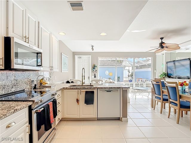 6186 Towncenter CIR, Naples, FL 34119