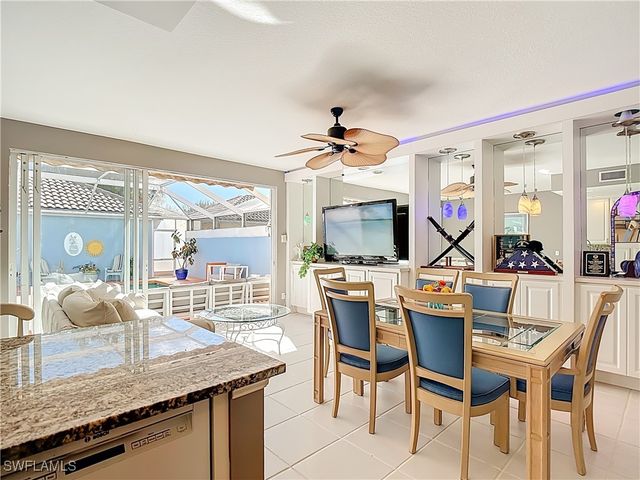 6186 Towncenter CIR, Naples, FL 34119