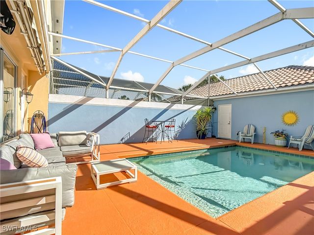 6186 Towncenter CIR, Naples, FL 34119