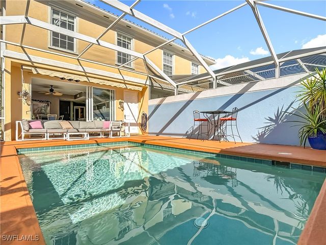 6186 Towncenter CIR, Naples, FL 34119