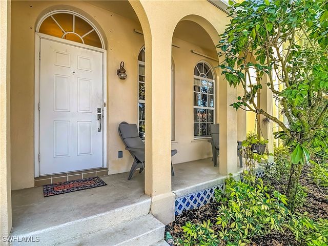 6186 Towncenter CIR, Naples, FL 34119