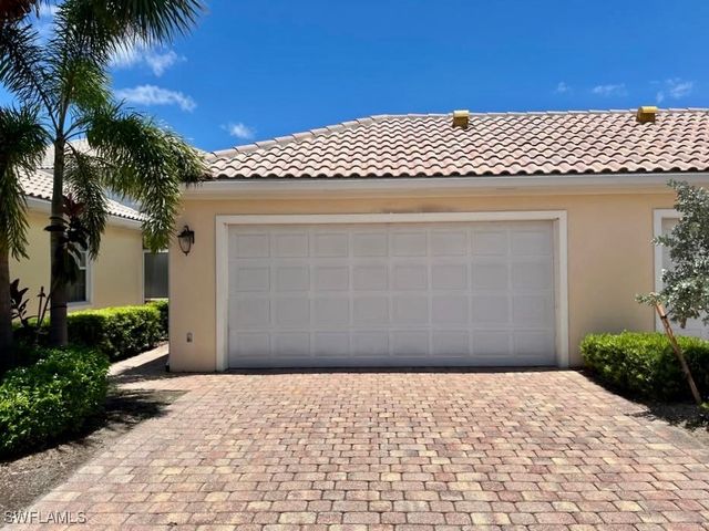 6186 Towncenter CIR, Naples, FL 34119