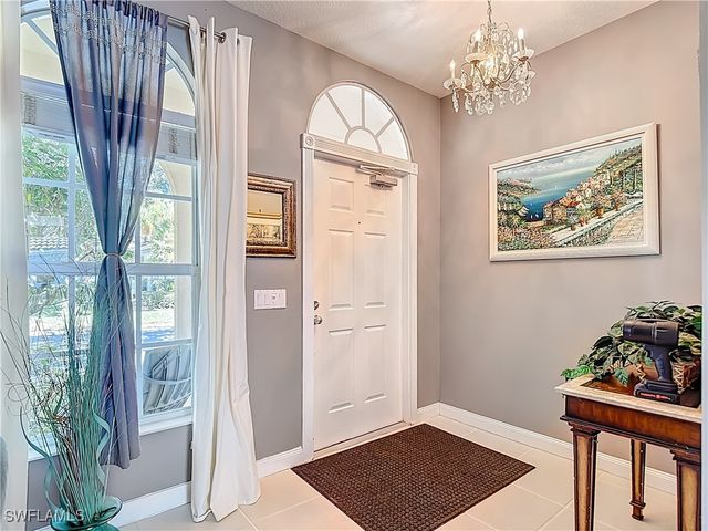 6186 Towncenter CIR, Naples, FL 34119