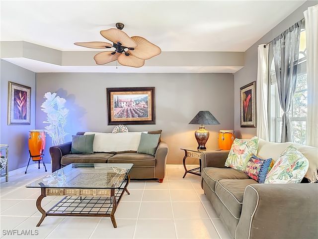 6186 Towncenter CIR, Naples, FL 34119