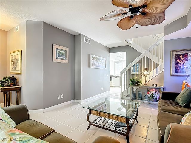 6186 Towncenter CIR, Naples, FL 34119