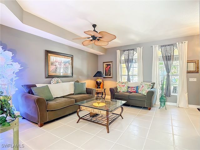 6186 Towncenter CIR, Naples, FL 34119