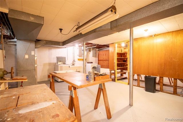 30705 Longfellow Avenue, Madison Heights, MI 48071