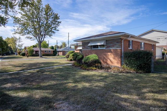 30705 Longfellow Avenue, Madison Heights, MI 48071