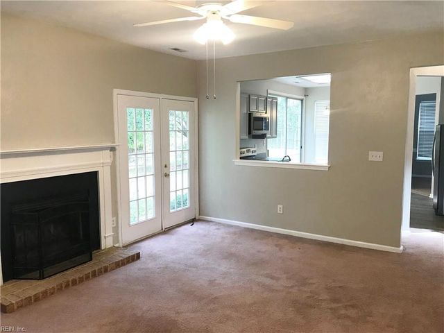 919 Meadowhill CT, Chesapeake, VA 23320