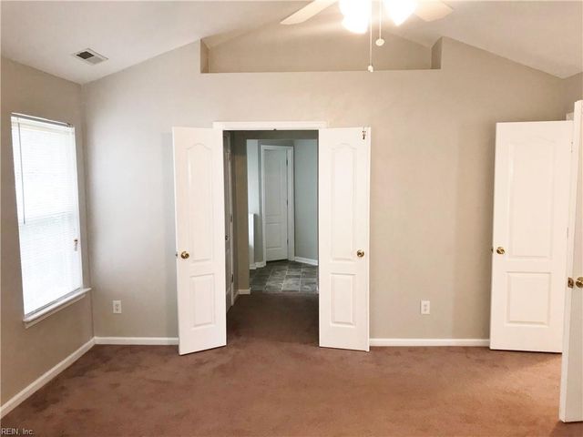 919 Meadowhill CT, Chesapeake, VA 23320