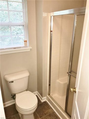 919 Meadowhill CT, Chesapeake, VA 23320