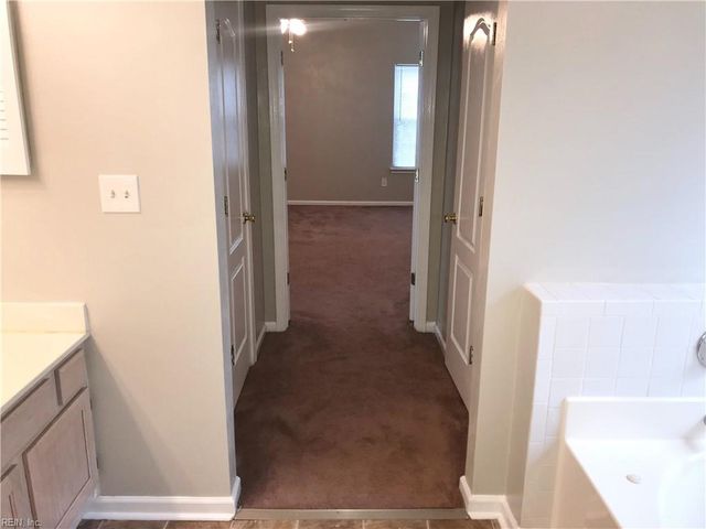 919 Meadowhill CT, Chesapeake, VA 23320