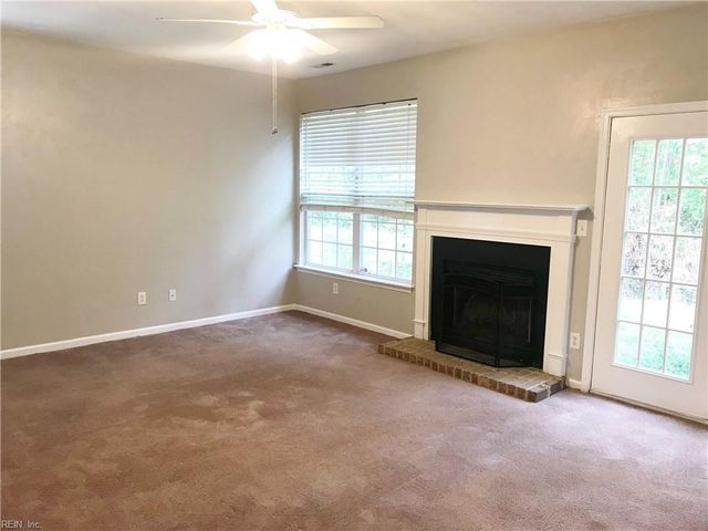 919 Meadowhill CT, Chesapeake, VA 23320