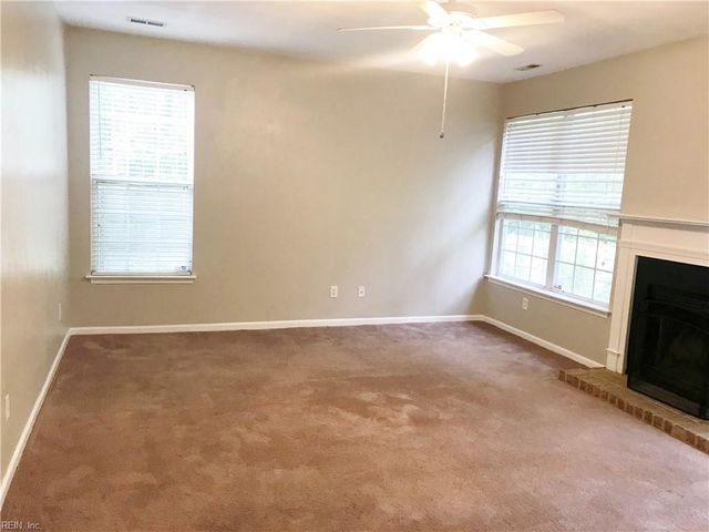 919 Meadowhill CT, Chesapeake, VA 23320