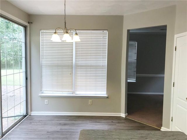 919 Meadowhill CT, Chesapeake, VA 23320