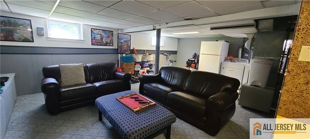 2 Monaghan Road, Edison, NJ 08817