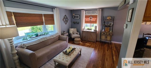 2 Monaghan Road, Edison, NJ 08817
