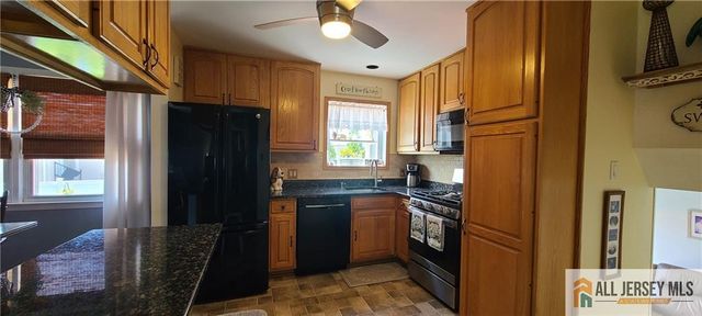 2 Monaghan Road, Edison, NJ 08817