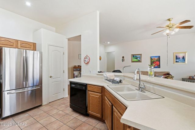 333 W Continental Vista Place, Green Valley, AZ 85614