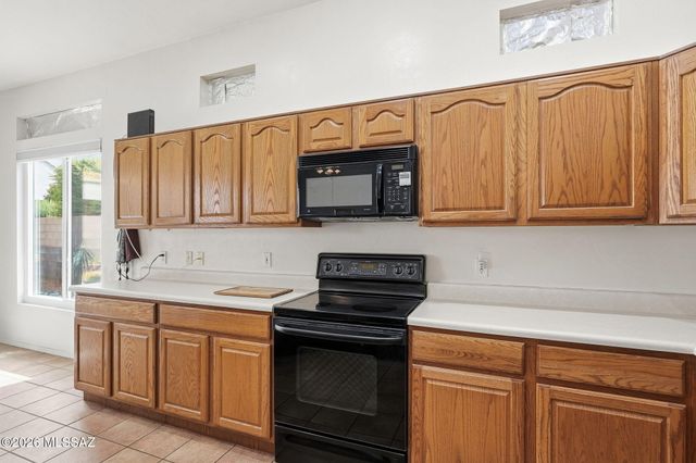 333 W Continental Vista Place, Green Valley, AZ 85614