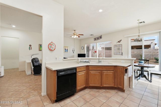 333 W Continental Vista Place, Green Valley, AZ 85614