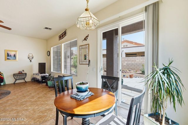 333 W Continental Vista Place, Green Valley, AZ 85614