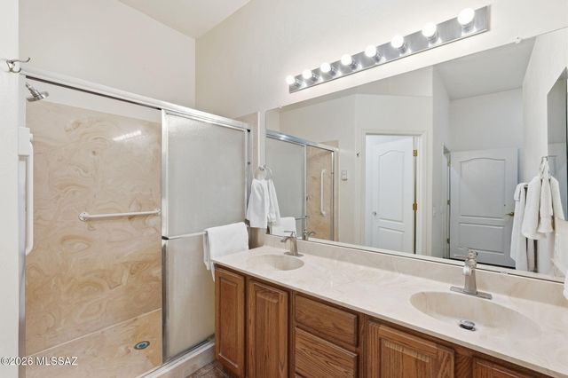333 W Continental Vista Place, Green Valley, AZ 85614