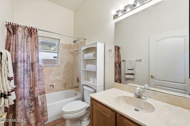 333 W Continental Vista Place, Green Valley, AZ 85614