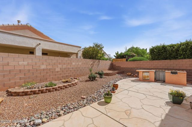 333 W Continental Vista Place, Green Valley, AZ 85614