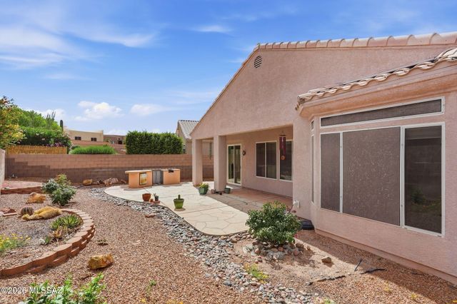 333 W Continental Vista Place, Green Valley, AZ 85614
