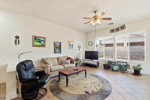 333 W Continental Vista Place, Green Valley, AZ 85614