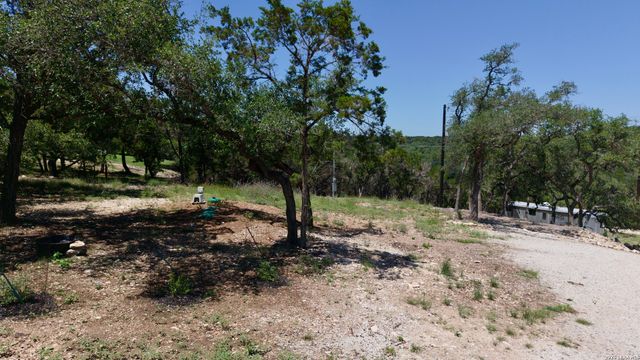 2405 Fm 484, Canyon Lake, TX 78133