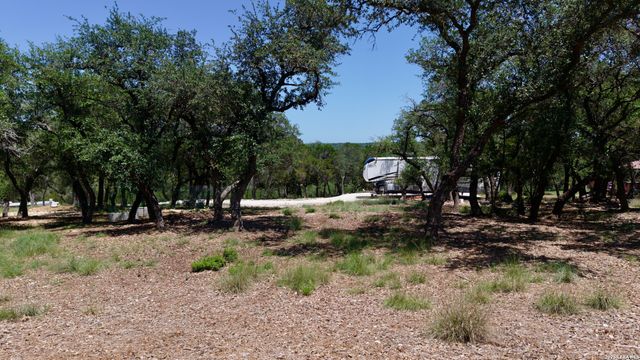 2405 Fm 484, Canyon Lake, TX 78133